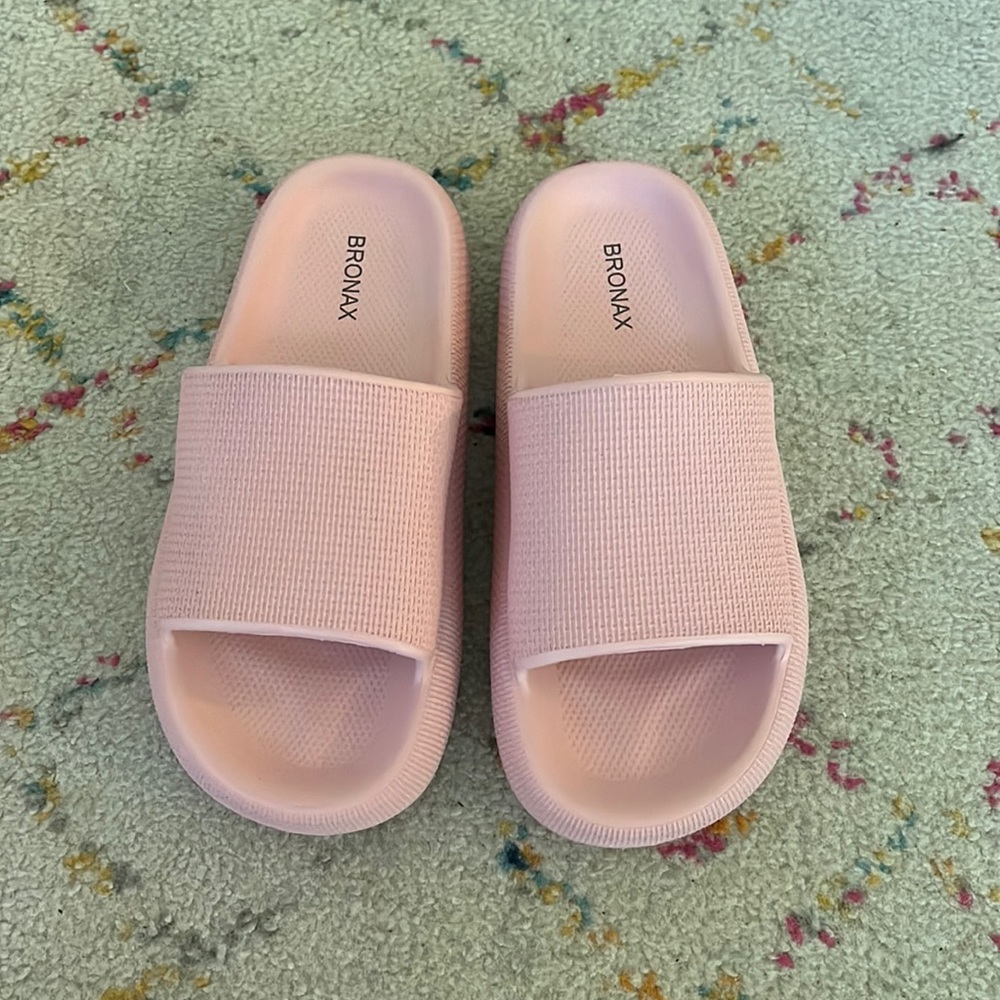 super comfy pink slides